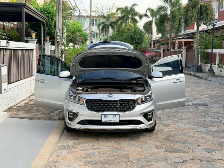 รถ Kia Grand Carnival 2.2 SXL สี เทา