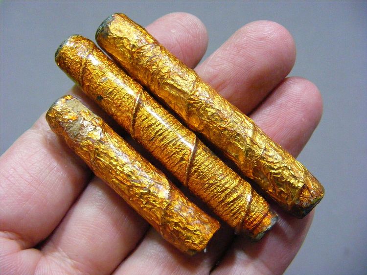 ตะกรุดถักเชือกปิดทอง เคลือบแลค  เก่า สวยเดิมๆ