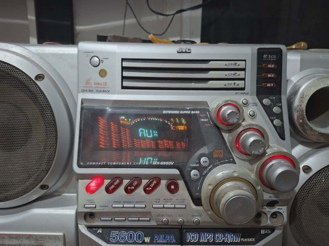 ขายเหมา เครื่องเสียง JVCเ 1ชุดใช้เปนตัวขยายเล่นวิทยุไดิ ลำโพง10ตัว