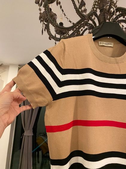 เบอร์เบอรึ่ (ติดจองค่ะ)เสื้อแขนสั้น สภาพใหม่เอี่ยม รูปที่ 4