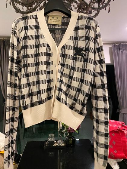 เบอร์เบอรึ่เสื้อคาร์ดิแกน สภาพใหม่เอี่ยม
