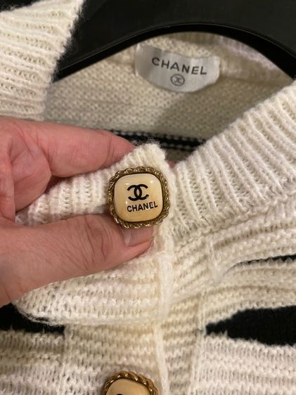 ชาแนล (ติดจองค่ะ)เสื้อแขนยาว สภาพใหม่เอี่ยม รูปที่ 8