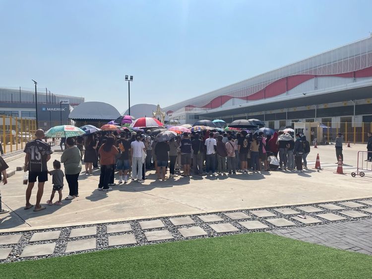 รองเท้า Adidas รูปที่ 10