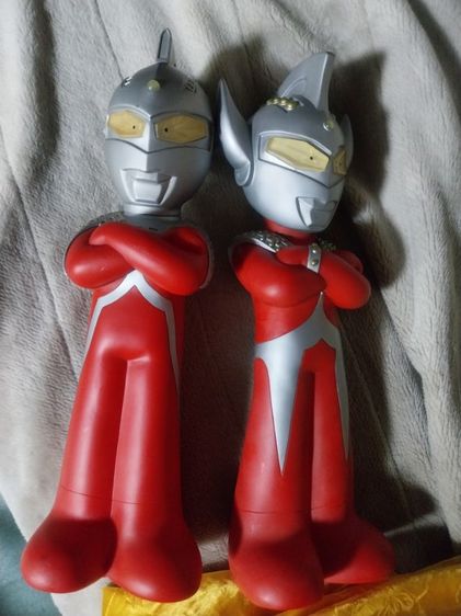 กระปุกออมสินอุลตร้าแมนของปั๊มเอสโซ่ปี 2002 รูปที่ 4