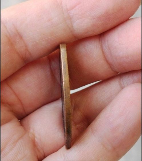 เหรียญอาจารย์ฝั้นรุ่นแรก รูปที่ 4