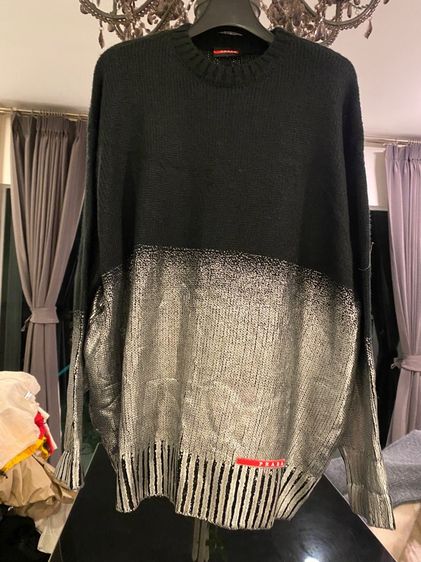 ปราด้า(ติดจอง)เสื้อแขนยาว ไหมพรมอิตาลี สีดำ- เงิน สภาพใหม่เอี่ยม