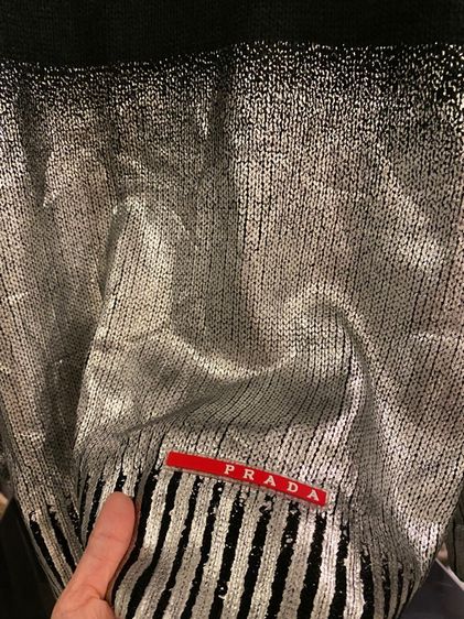 ปราด้า(ติดจอง)เสื้อแขนยาว ไหมพรมอิตาลี สีดำ- เงิน สภาพใหม่เอี่ยม รูปที่ 6