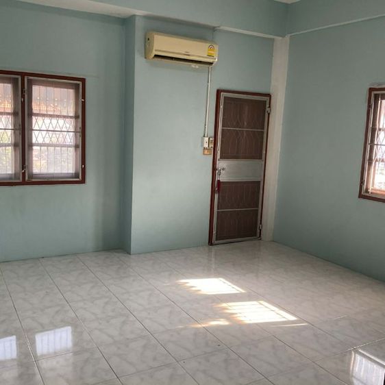 🏡 ขายทาวน์เฮ้าส์ 2 ชั้นครึ่ง ในเมืองลพบุรี
