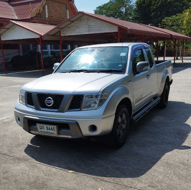 รถ Nissan Navara 2.5 Calibre EL สี บรอนซ์เงิน
