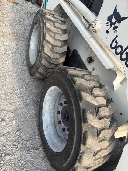Bobcat 645  Skid Steer Loader รถตักล้อยาง เล็ก 2.2ตัน by by OEK 098-5625920 รูปที่ 6