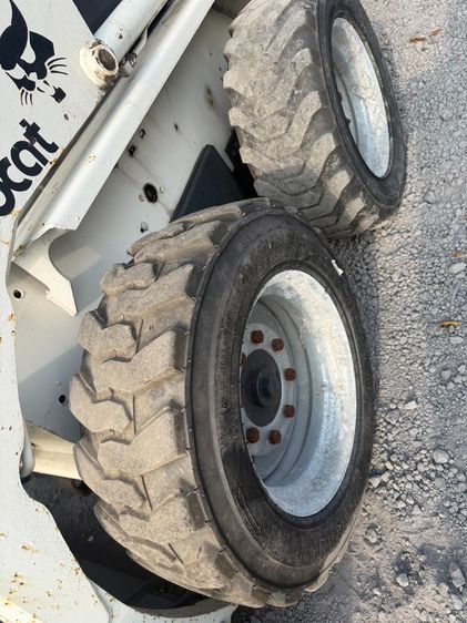 Bobcat 645  Skid Steer Loader รถตักล้อยาง เล็ก 2.2ตัน by by OEK 098-5625920 รูปที่ 5