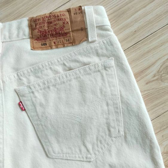 กางเกงยีนส์ Levi's 501 ทรงกระบอกตรง (Straight Leg) สีขาวนวล ป๊อปคอร์น