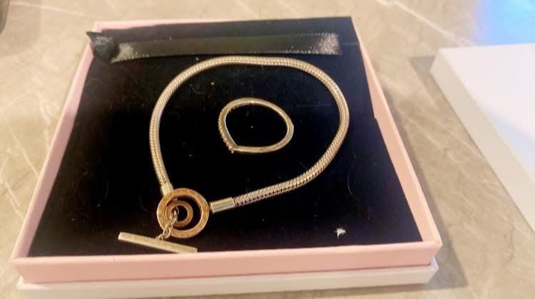 สร้อยข้อมือ Pandora