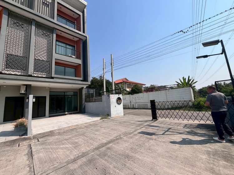 อื่นๆ ไม่มี 2019 ขายทาวน์โฮม 3 ชั้นเพชรเกษมท 69 รูปที่ 3