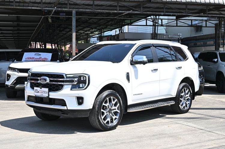 รถ Ford Everest 2.0 Titanium Plus 4WD สี ขาว