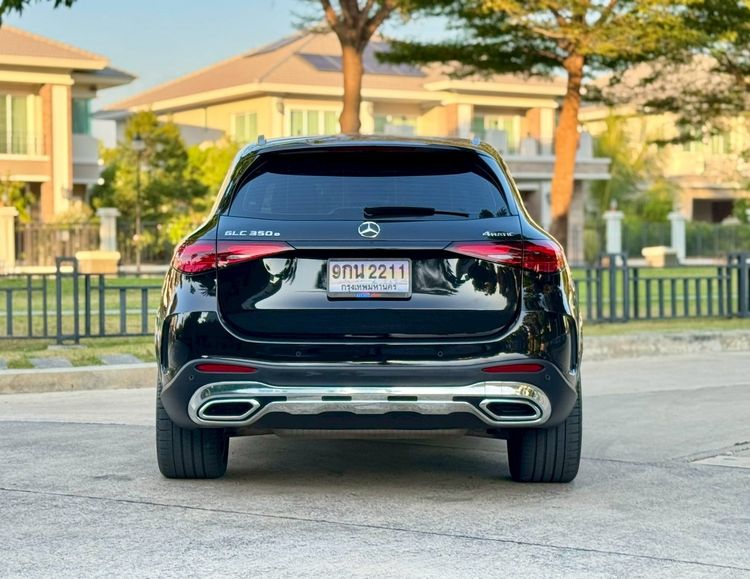 Mercedes-Benz GLC-Class 2023 GLC350e Sedan ปลั๊กอินไฮบริด (PHEV) ไม่ติดแก๊ส เกียร์อัตโนมัติ ดำ รูปที่ 4