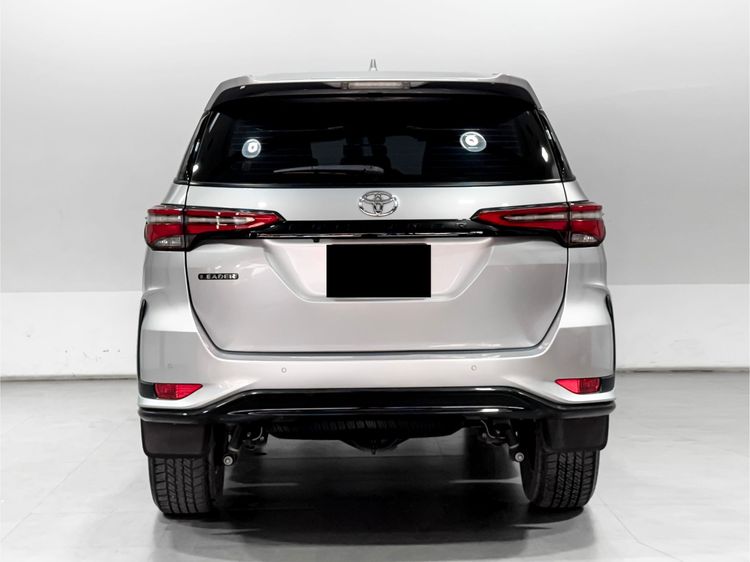 Toyota Fortuner 2023 2.4 Leader G Utility-car ดีเซล เกียร์อัตโนมัติ บรอนซ์เงิน รูปที่ 4