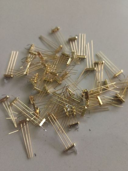 ชิ้นส่วนอิเล็กทรอนิกส์สีทอง รูปที่ 4