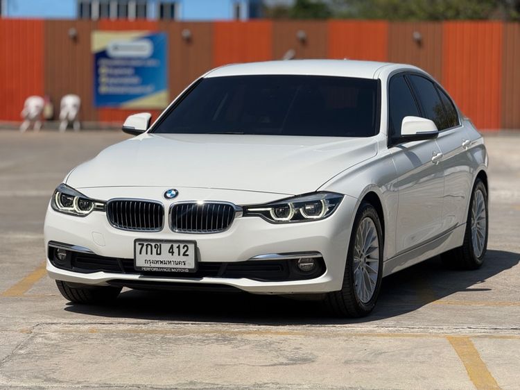 BMW Series 3 2017 320d Sedan ดีเซล ไม่ติดแก๊ส เกียร์อัตโนมัติ ขาว รูปที่ 3