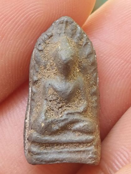 พระรอดลำพูน