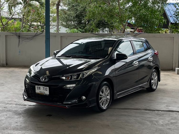รถ Toyota Yaris 1.2 G สี เทา