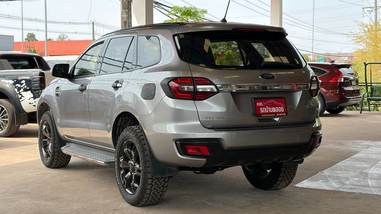 Ford Everest 2017 2.2 Titanium Plus Utility-car ดีเซล ไม่ติดแก๊ส เกียร์อัตโนมัติ บรอนซ์เงิน รูปที่ 4