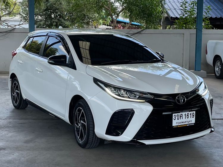 Toyota Yaris 2022 1.2 Sport Sedan เบนซิน ไม่ติดแก๊ส เกียร์อัตโนมัติ ขาว รูปที่ 3