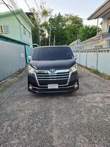 Toyota Majesty 2020 2.8 Premium Van ดีเซล ไม่ติดแก๊ส เกียร์อัตโนมัติ ดำ รูปที่ 2