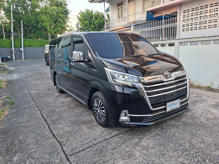 รถ Toyota Majesty 2.8 Premium สี ดำ