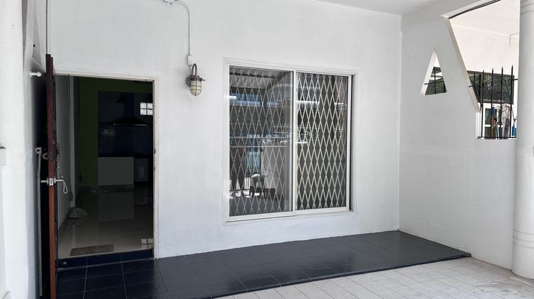 ขายทาวน์เฮ้าส์ 2 ชั้น  ซอยจรัญสนิทวงศ์