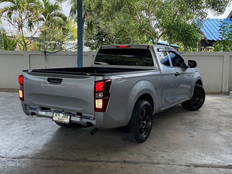 Isuzu D-MAX 2023 1.9 S Pickup ดีเซล ไม่ติดแก๊ส เกียร์ธรรมดา เทา รูปที่ 2