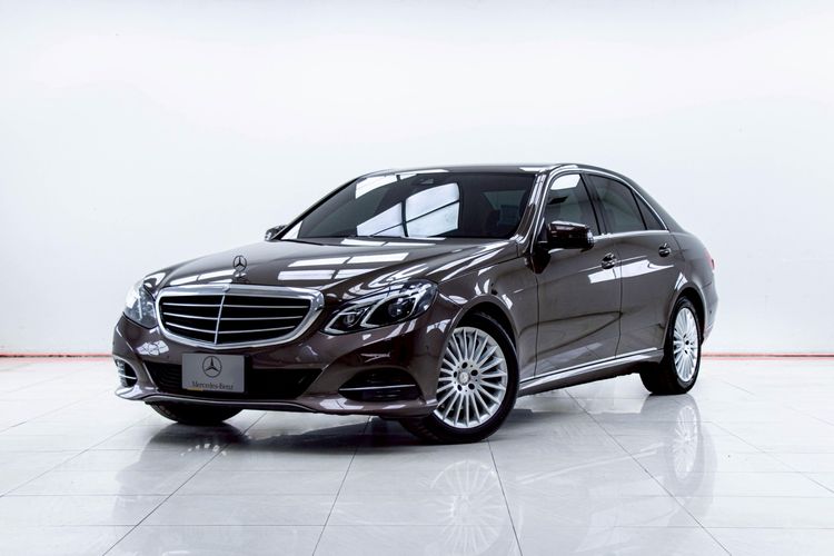รถ Mercedes-Benz E-Class E300 สี น้ำตาล