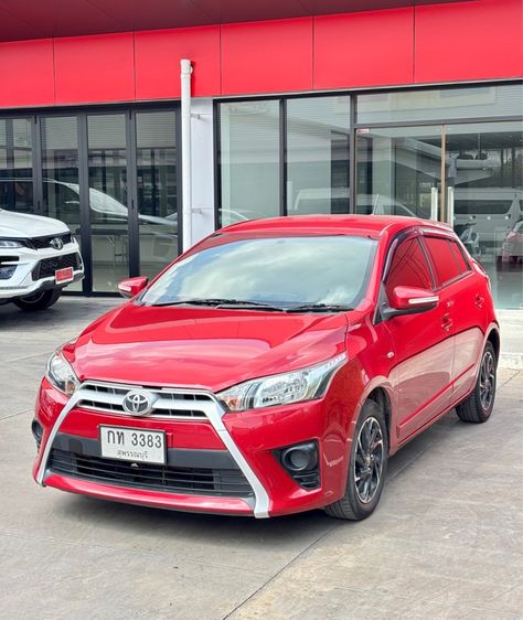 Toyota Yaris 2015 1.2 E Sedan เบนซิน ไม่ติดแก๊ส เกียร์อัตโนมัติ แดง รูปที่ 2