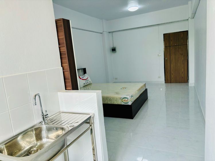 อื่นๆ ไม่อนุญาต ตกแต่งครบ สร้างเสร็จก่อน 2010 ให้เช่าคอนโด(เจ้าของโพสต์เอง) พร้อมเข้าอยู่ เดือนเมษายน 2569 -คอนโดพัฒนาการไลฟ์คอมเพล็กซ์ ตึก 2 ชั้น 2 ห้อง Studio ขนาด 25 ตรม. กว้างขวาง รูปที่ 3