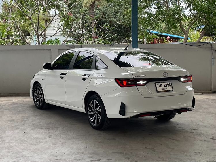 Toyota Yaris ATIV 2025 1.2 Sport Sedan เบนซิน ไม่ติดแก๊ส เกียร์อัตโนมัติ ขาว รูปที่ 4
