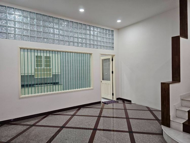 Narai Property ไม่มี สร้างเสร็จก่อน 2010 ทาวน์โฮม HomeOffice4 ชั้น รูปที่ 4