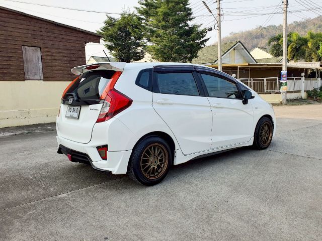 รถ Honda Jazz 1.5 S i-VTEC สี ขาว