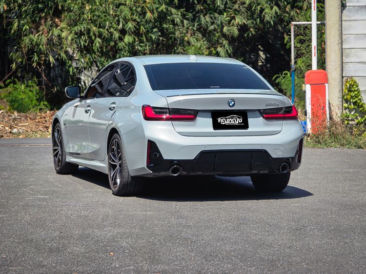BMW Series 3 2023 330e Sedan ปลั๊กอินไฮบริด (PHEV) ไม่ติดแก๊ส เกียร์อัตโนมัติ เทา รูปที่ 2