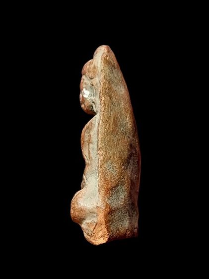 พระเก่าเนื้อดิน ศิลปะลพบุรี หรือหริภุณชัย  รูปที่ 7