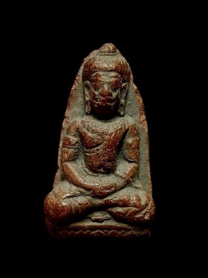 พระเก่าเนื้อดิน ศิลปะลพบุรี หรือหริภุณชัย  รูปที่ 4