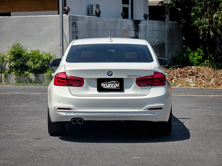 BMW Series 3 2017 320d Sedan ดีเซล ไม่ติดแก๊ส เกียร์อัตโนมัติ ขาว รูปที่ 4