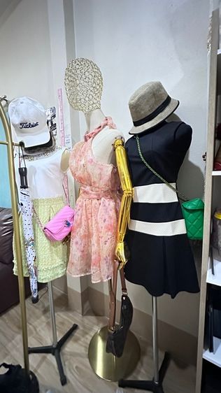 หุ่นโชว์ผ้าแฟชั่น