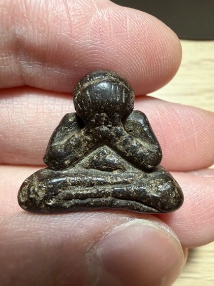 พระปิดตาผงคลุกรัก วัดเครือวัลย์