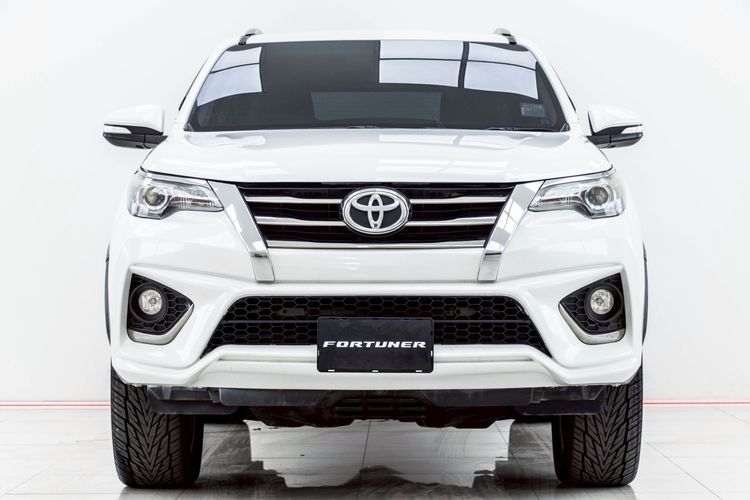 Toyota Fortuner 2016 2.8 TRD Sportivo Utility-car ดีเซล ไม่ติดแก๊ส เกียร์อัตโนมัติ ขาว รูปที่ 4