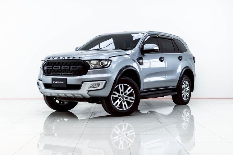 รถ Ford Everest 2.2 Titanium สี เทา