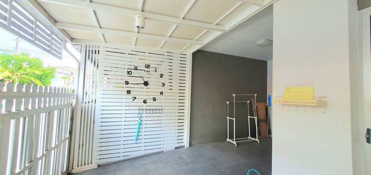 Pruksa ตกแต่งครบ ขายบ้านทาวเฮ้าส์เฟอร์ครบพร้อมเข้าอยู่ บางนา - หนามแดง รูปที่ 2