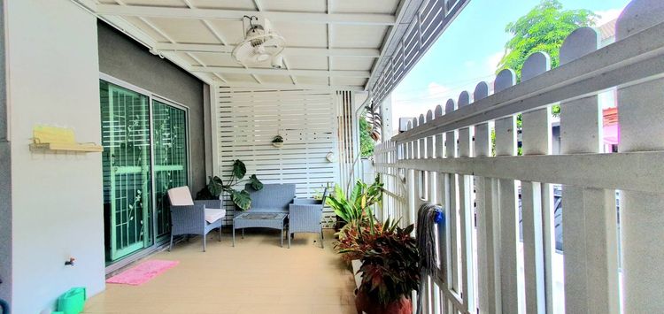 Pruksa ตกแต่งครบ ขายบ้านทาวเฮ้าส์เฟอร์ครบพร้อมเข้าอยู่ บางนา - หนามแดง รูปที่ 4