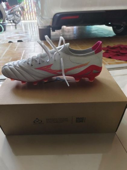 ผู้ชาย ขาว รองเท้าฟุตบอล Mizuno รองเท้าสตั๊ดมิซูโน่