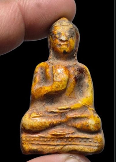 พระเนื้อดินเคลือบเก่า ศิลปะทางเหนือ รูปที่ 4