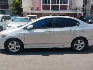 ขายด่วน รถยนต์ฮอนด้าซีตี้ ปี2009 พน้อมเล่มและชุดโอนลอย